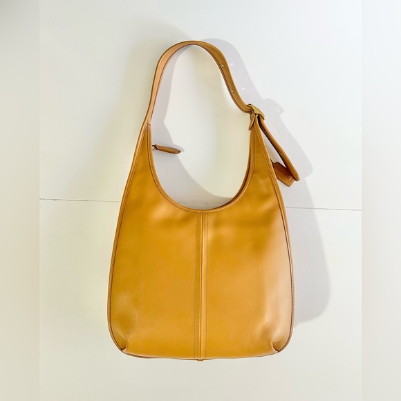 Coach Ergo 33 - Picture 2 of 13